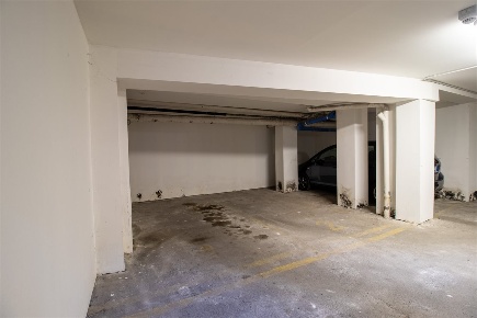 Foto Box in Via Volta, Lecco Centro di 30 m² in affitto