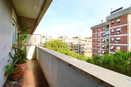 Foto Appartamento in Via Matteo Tondi, Roma di 120 m² con 4 locali