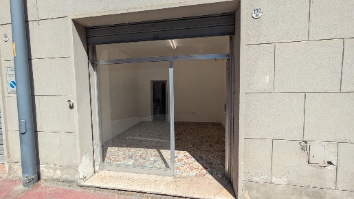 Foto Negozio in Via San Mamolo ad.ze Via Toscanini, Bologna di 24 m²