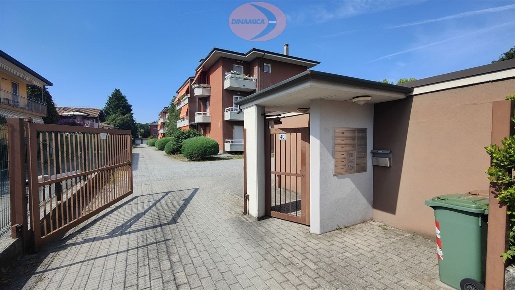 Foto Magazzino in Via Marina, Lesmo di 92 m² con 1 locali in vendita