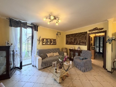Foto Appartamento in VIA PESCHIERA 3, Roncaro Centro di 77 m² con 3 locali