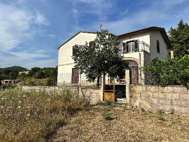 Foto Rustico a Gavorrano di 361 m² con 10 locali in vendita