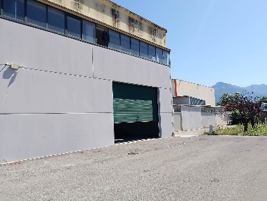 Foto Capannone industriale a Mercato San Severino Centro di 211 m²