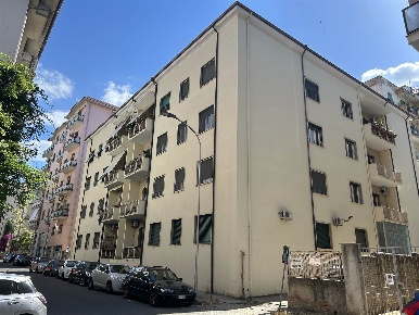 Foto Appartamento in Via Domenico Frugiuele 35, Cosenza Centro di 138 m²