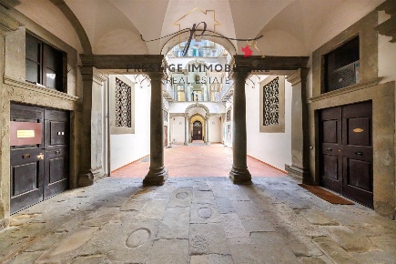 Foto Ufficio a Livorno Shangai di 227 m² con 7 locali in vendita