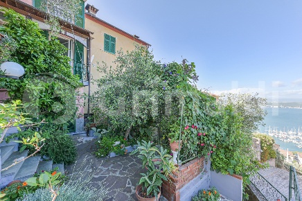 Foto Villa a schiera a Portovenere Fezzano di 117 m² con 4 locali