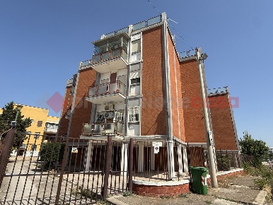 Foto Appartamento in Via Enrico Millo 9, Taranto Tre Carrare di 90 m²