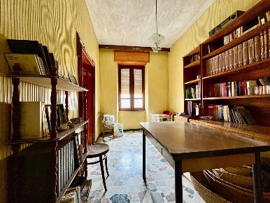Foto Casa indipendente in Via Corda 15, Osilo Centro di 218 m² con 5 locali