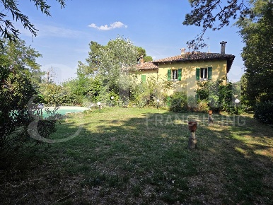 Foto Appartamento in Via Rupe 10, Sasso Marconi di 190 m² con 5 locali