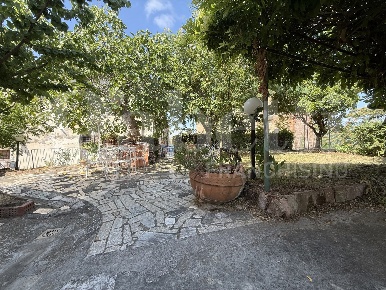 Foto Casa indipendente a Palaia di 100 m² con 5 locali in vendita