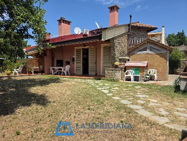 Foto Casa indipendente a Lamporecchio di 136 m² con 5 locali in vendita
