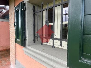 Foto Case semi ndipendenti a Empoli Ponzano di 100 m² con 5 locali