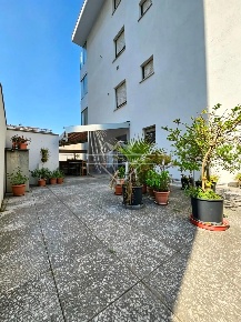 Foto Appartamento a Carrara Marina di Carrara di 85 m² con 5 locali