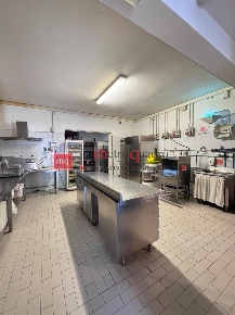 Foto Ristorante a Cascina Navacchio Nord - Zambra di 140 m² con 4 locali