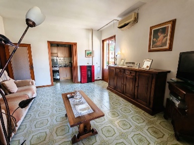 Foto Appartamento a Santa Maria a Monte Montecalvoli di 220 m² con 7 locali