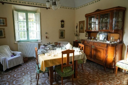 Foto Villa unifamiliare a Vicopisano Uliveto Terme di 250 m² con 8 locali