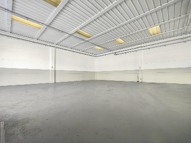 Foto Capannone industriale a Fucecchio Centro di 406 m² con 6 locali
