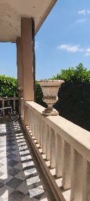 Foto Case semi ndipendenti a Carrara Avenza di 120 m² con 5 locali