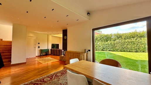Foto Villa unifamiliare in Largo Dell' Olgiata 15, Roma Olgiata di 330 m²