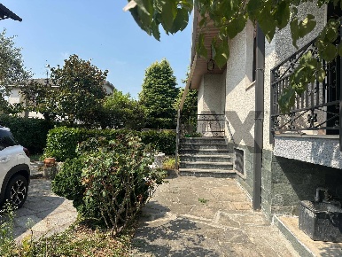 Foto Case semi ndipendenti in via martin luther king 17, Legnano di 250 m²