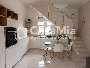 Foto Case semi ndipendenti in via Flora, Legnano di 120 m² con 4 locali