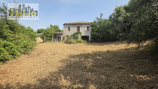 Foto Casa indipendente in Via Carlo Alberto dalla Chiesa snc, Offida Centro
