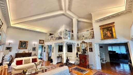 Foto Villa unifamiliare in largo dell'olgiata 15, Roma Olgiata di 750 m²
