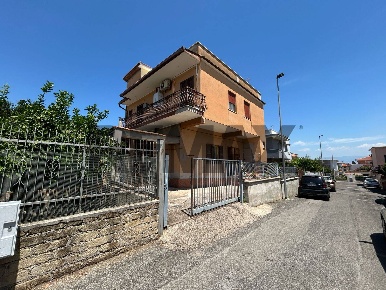 Foto Appartamento in via Alfonso La Marmora 7, Aprilia Semicentro di 111 m²