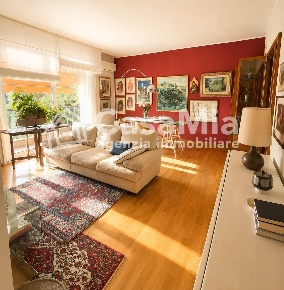 Foto Appartamento in via Gran Paradiso, Arese Centro di 100 m² con 3 locali