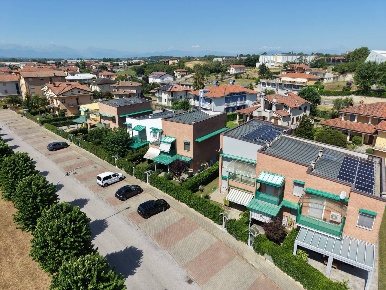 Foto Villa a schiera in via Pietro Micca 15, Carrù Centro di 193 m²