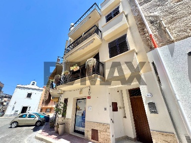 Foto Duplex in Via G.B. Cataldi 105, Terrasini Centro di 233 m² in affitto