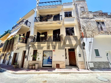 Foto Duplex in Via G.B. Cataldi 105, Terrasini Centro di 233 m² in affitto