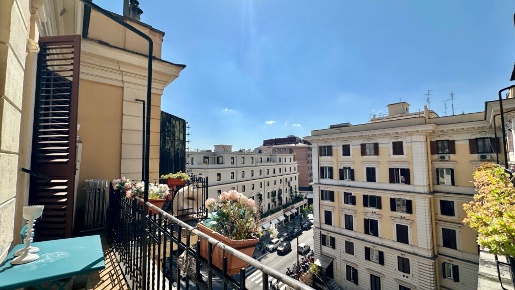 Foto Appartamento in Viale Liegi 1, Roma Pinciano - Villa Ada di 160 m²