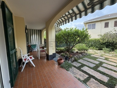 Foto Appartamento in Via G. Pendola 8, Loano Centro di 45 m² con 3 locali