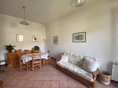 Foto Appartamento in Via Minazza, Meina Centro di 80 m² con 2 locali