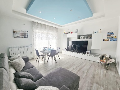 Foto Appartamento in Via Muscatiello, Palo del Colle di 80 m² con 3 locali