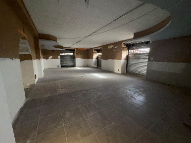 Foto Attività commerciale in VIA STARZA REGINA, Somma Vesuviana di 350 m²