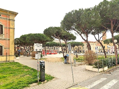 Foto Negozio a Cecina Cecina Centro di 83 m² con 2 locali in affitto