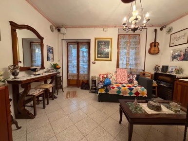 Foto Case semi ndipendenti a Mortara Centro di 56 m² con 2 locali