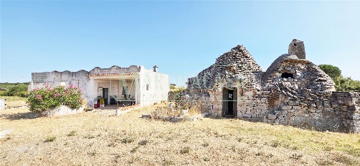 Foto Trullo in Via Monti Del Duca 203, Martina Franca di 61 m² con 2 locali