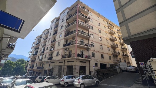 Foto Appartamento in Via Cosenza via Caduti di via Fani 20, Cosenza Centro