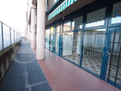 Foto Negozio in Via santa teresa 13, Verona Zona Fiera di 70 m² in affitto