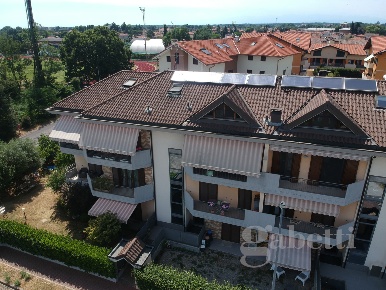 Foto Appartamento in Via Di Vittorio 31, Samarate Centro di 85 m²