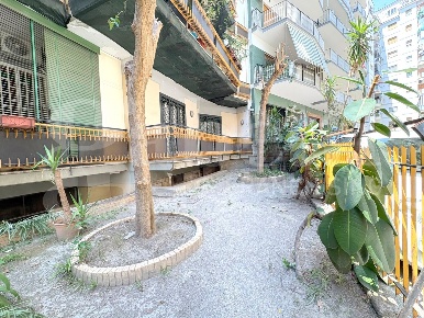 Foto Appartamento in prolungamento carlo de marco, Napoli di 100 m²