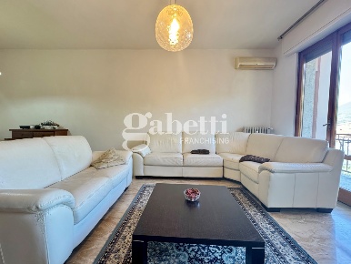 Foto Appartamento in Via Marianna Nistri 1, Prato di 142 m² con 6 locali
