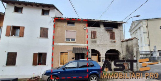 Foto Case semi ndipendenti in Contrà S. Ulderico, Schio Centro di 140 m²