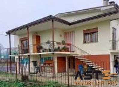 Foto Villa unifamiliare in Via dell'Isola, Treviso Duomo di 190 m²