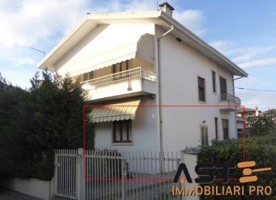 Foto Appartamento in Via Colombina, Longare Centro di 135 m² con 3 locali
