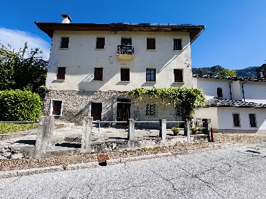 Foto Appartamento in vico 4 forni di sotto, Forni di Sotto di 195 m²