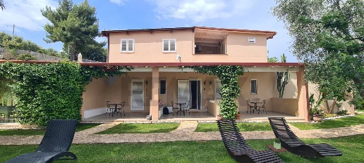Foto Appartamento in Località Valle Castellana snc, Peschici di 250 m²